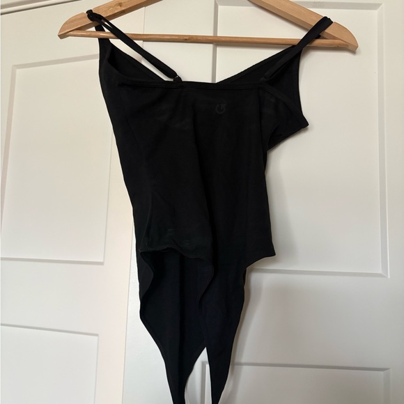 GARAGE - black v-neck bodysuit - Picture 2 of 5
